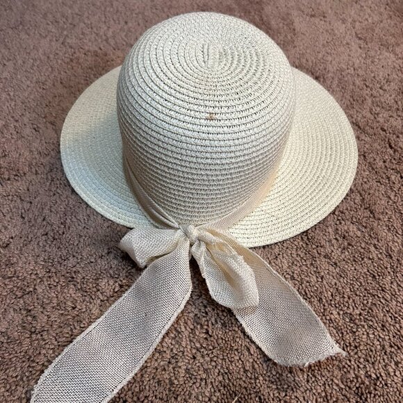 Straw Sun Hat, Wide Brim UV protective - Picture 2 of 4